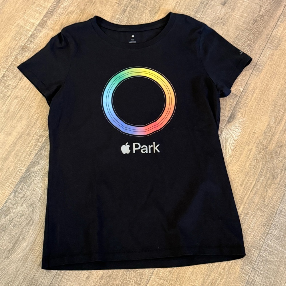 Apple Park Infinite Loop T-Shirt Size WM NWOT